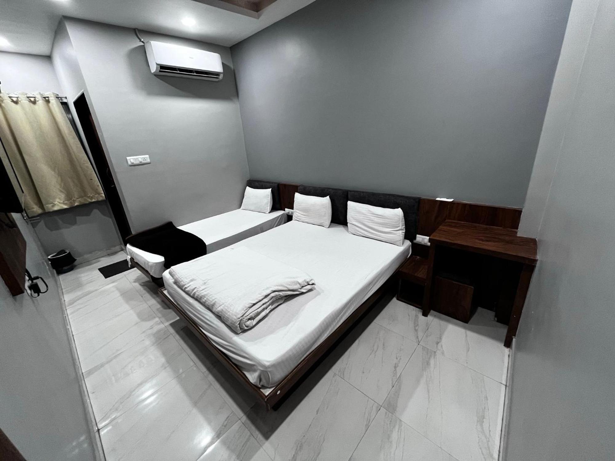 Hotel Shankar Удджайн Экстерьер фото