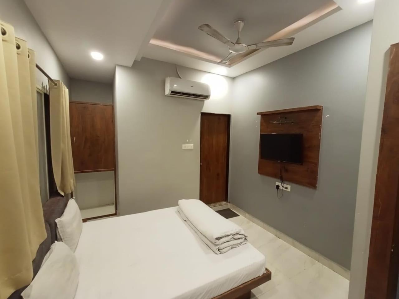 Hotel Shankar Удджайн Экстерьер фото
