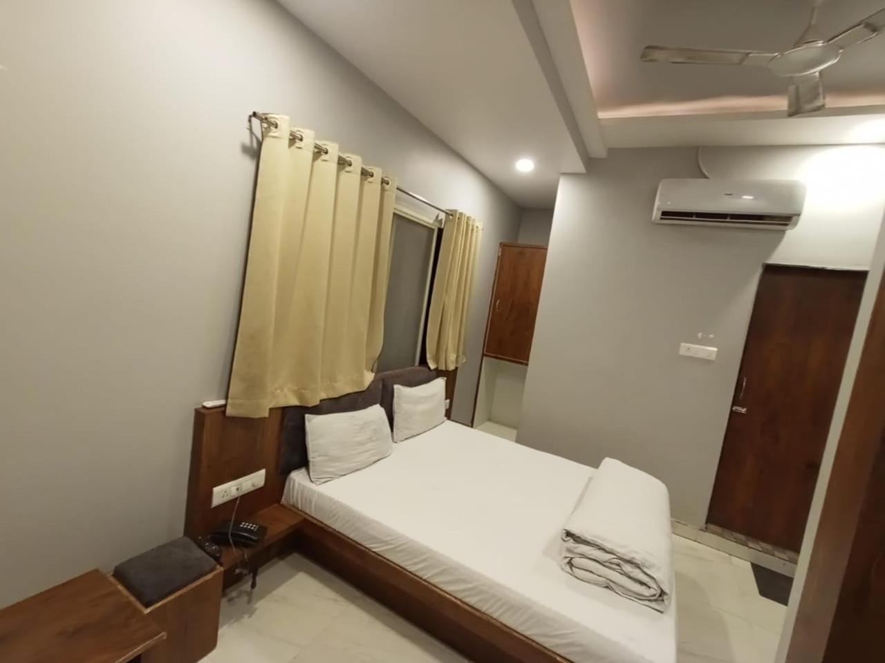 Hotel Shankar Удджайн Экстерьер фото